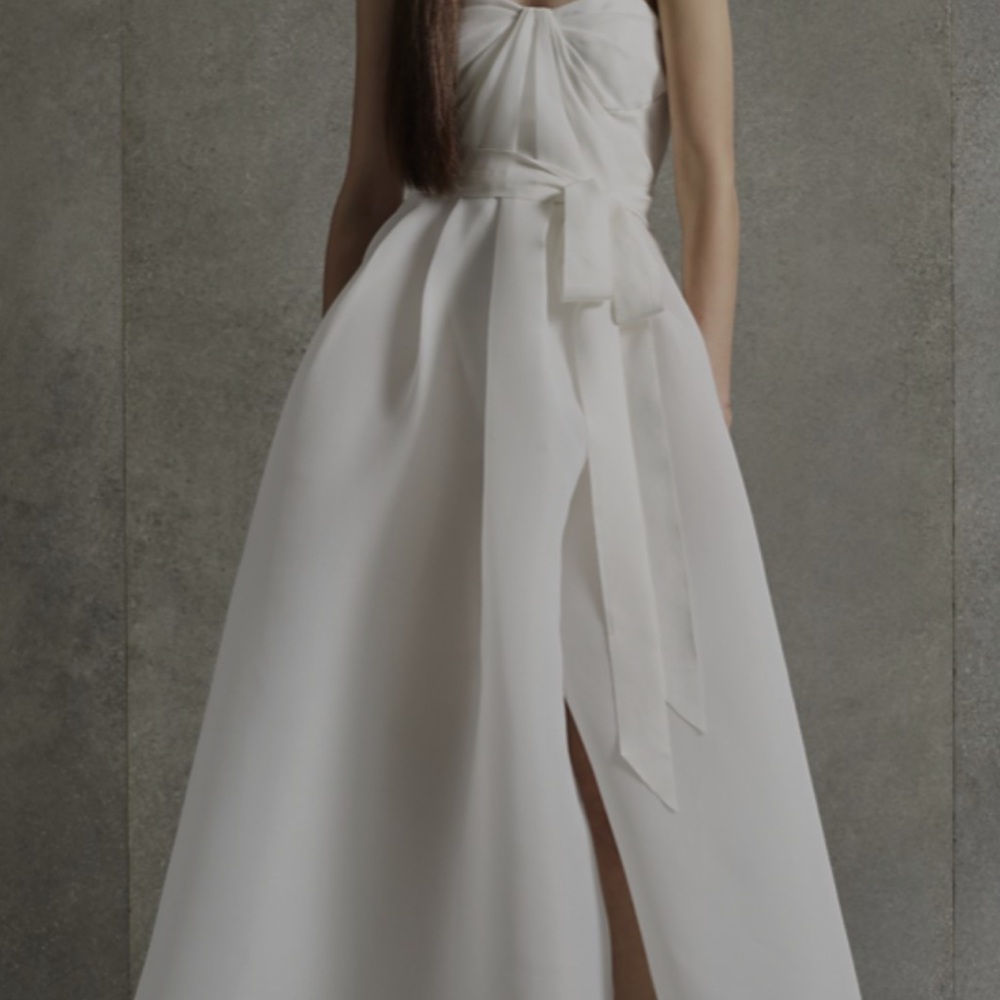 Vera Wang Strapless Soft White Wedding Dress